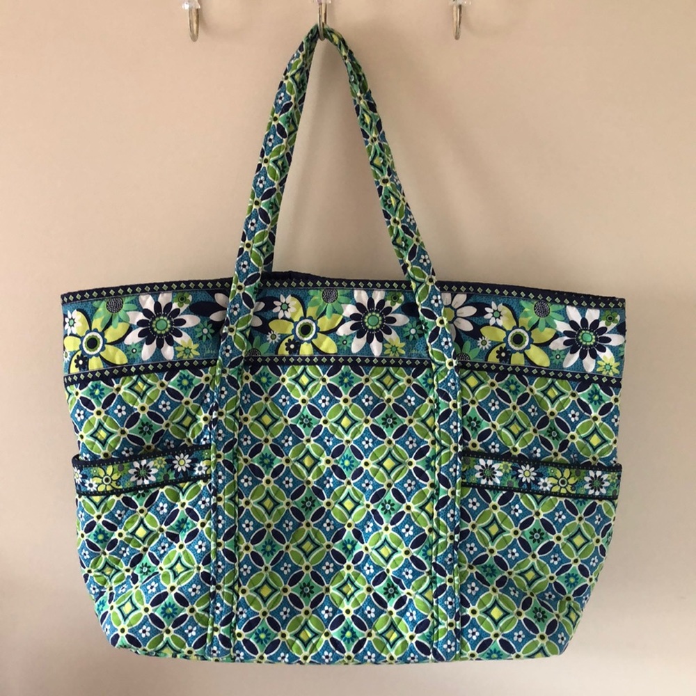🎉HP🎉 Vera Bradley Tote